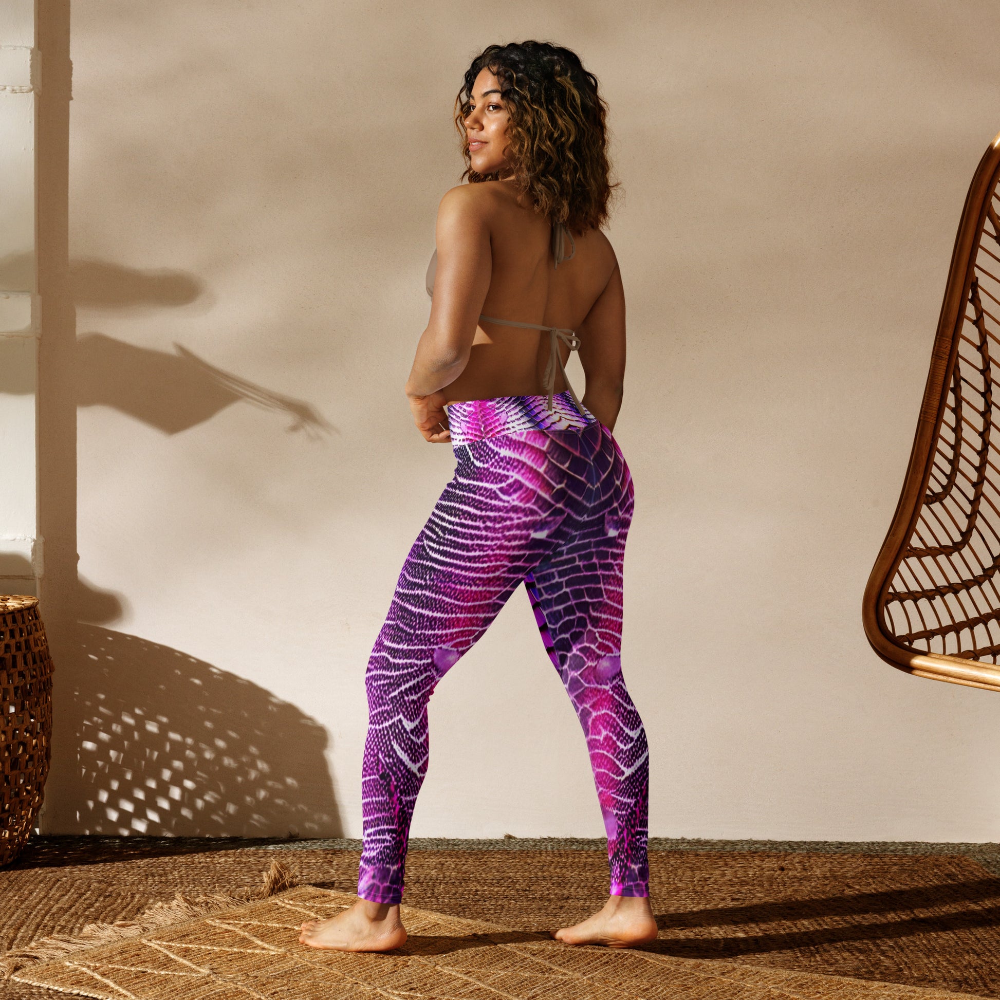 Pink & Purple Shimmering Scales Printed Yoga Leggings For Women – Nova Jade  Cosmetics